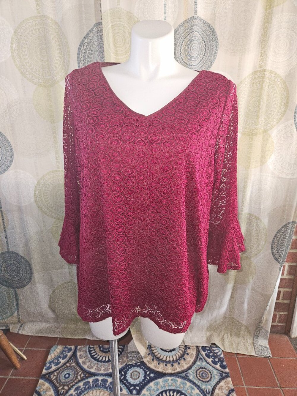 Roz & Ali Maroon/Burgundy Crochet/Lace Overlay Long Sleeve Blouse (3X)